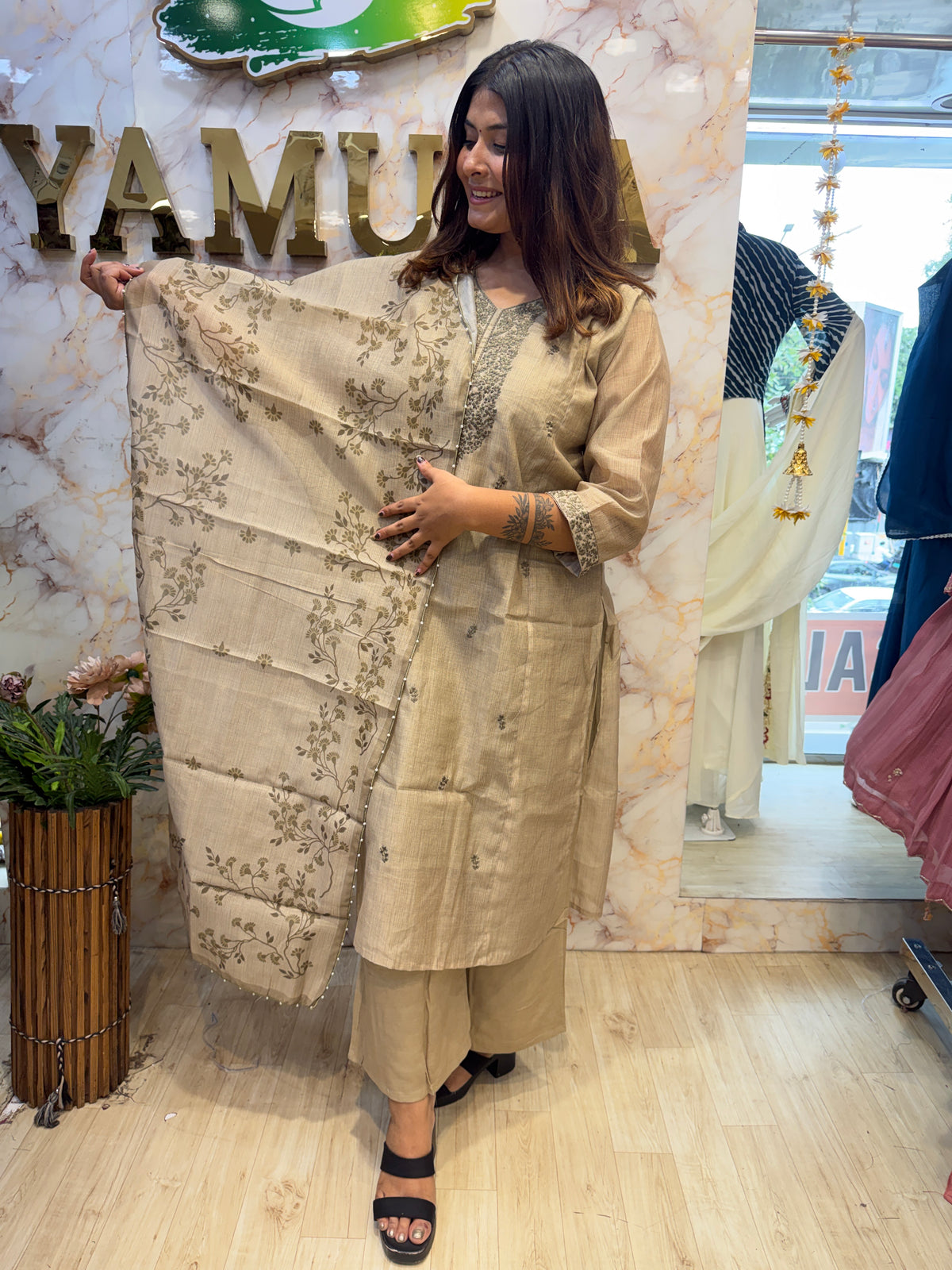 Tussel Silk Kurti Pant Dupatta Set