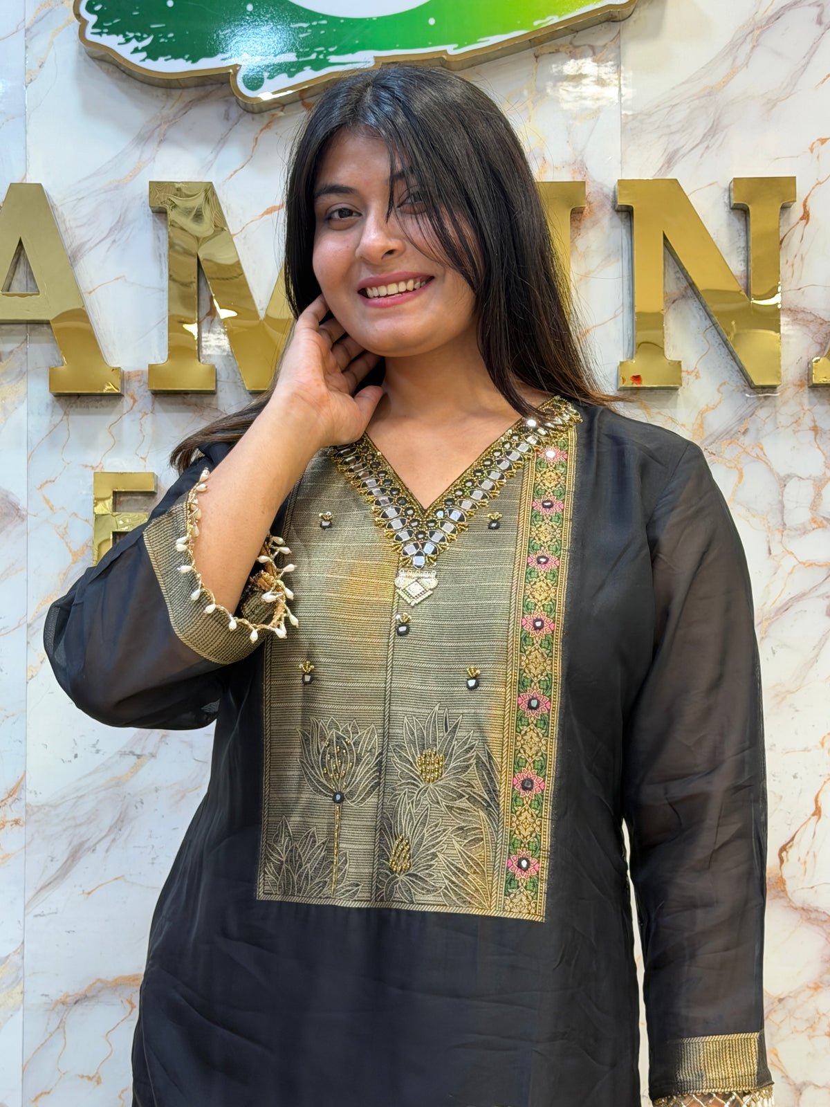 🖤🌸 Elegant Black Floral Kurti Pant Dupatta Set ✨