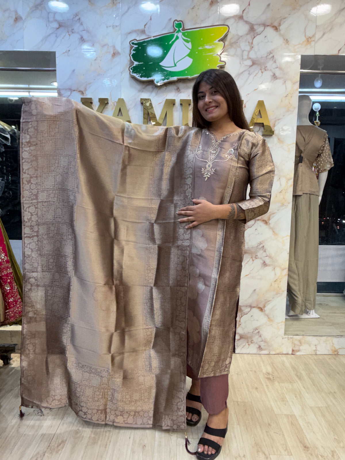 ✨ Champagne Taupe Elegance – 3 Pc Suit Set 🤎