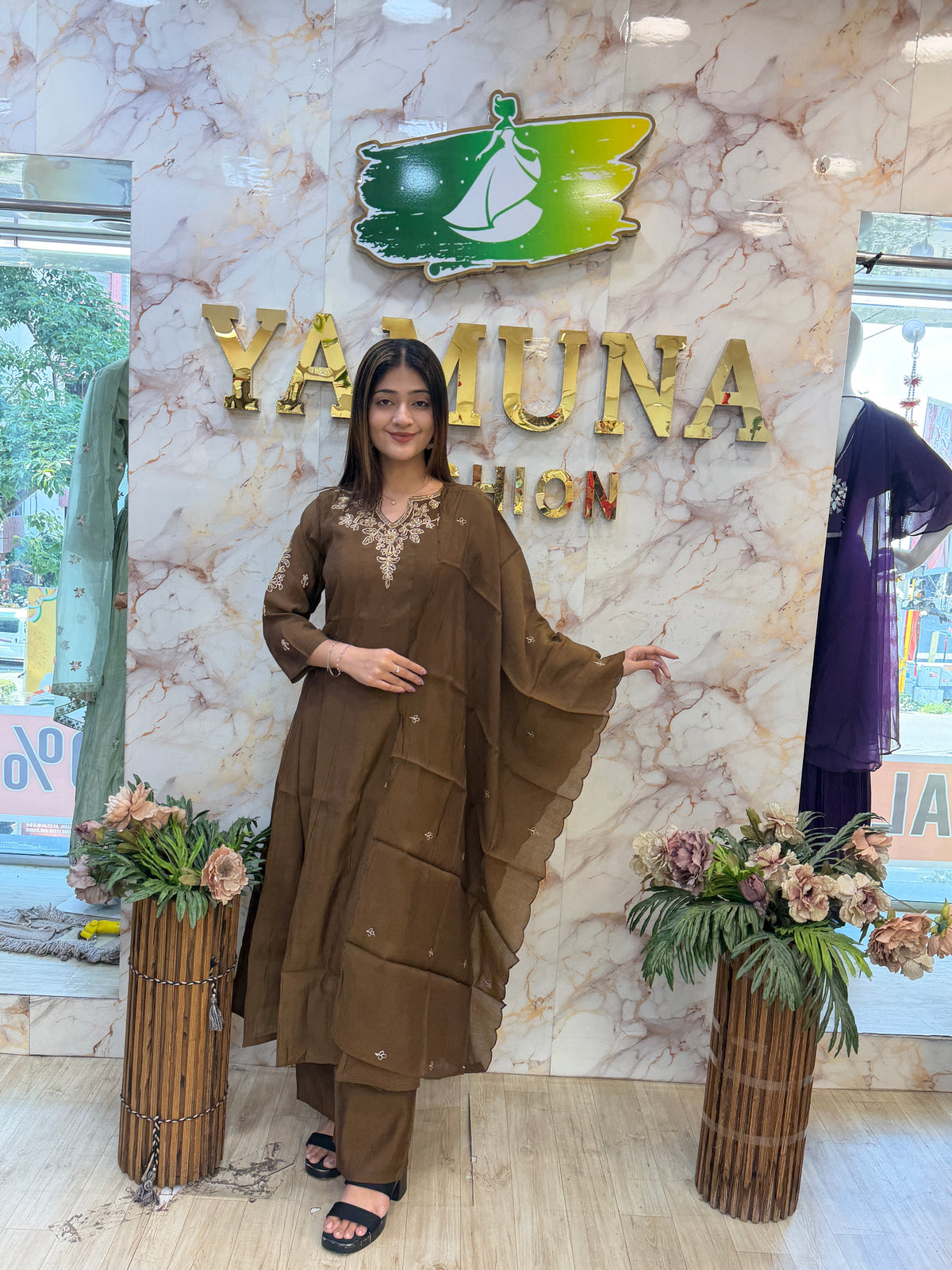 🤎 Mocha Embroidered Kurti Pant Dupatta Set ✨