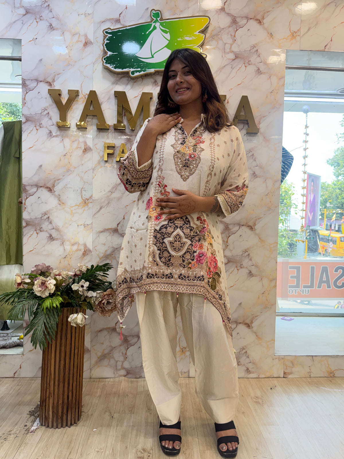 Elegant Farsi Salwar Suit with Printed Dupatta