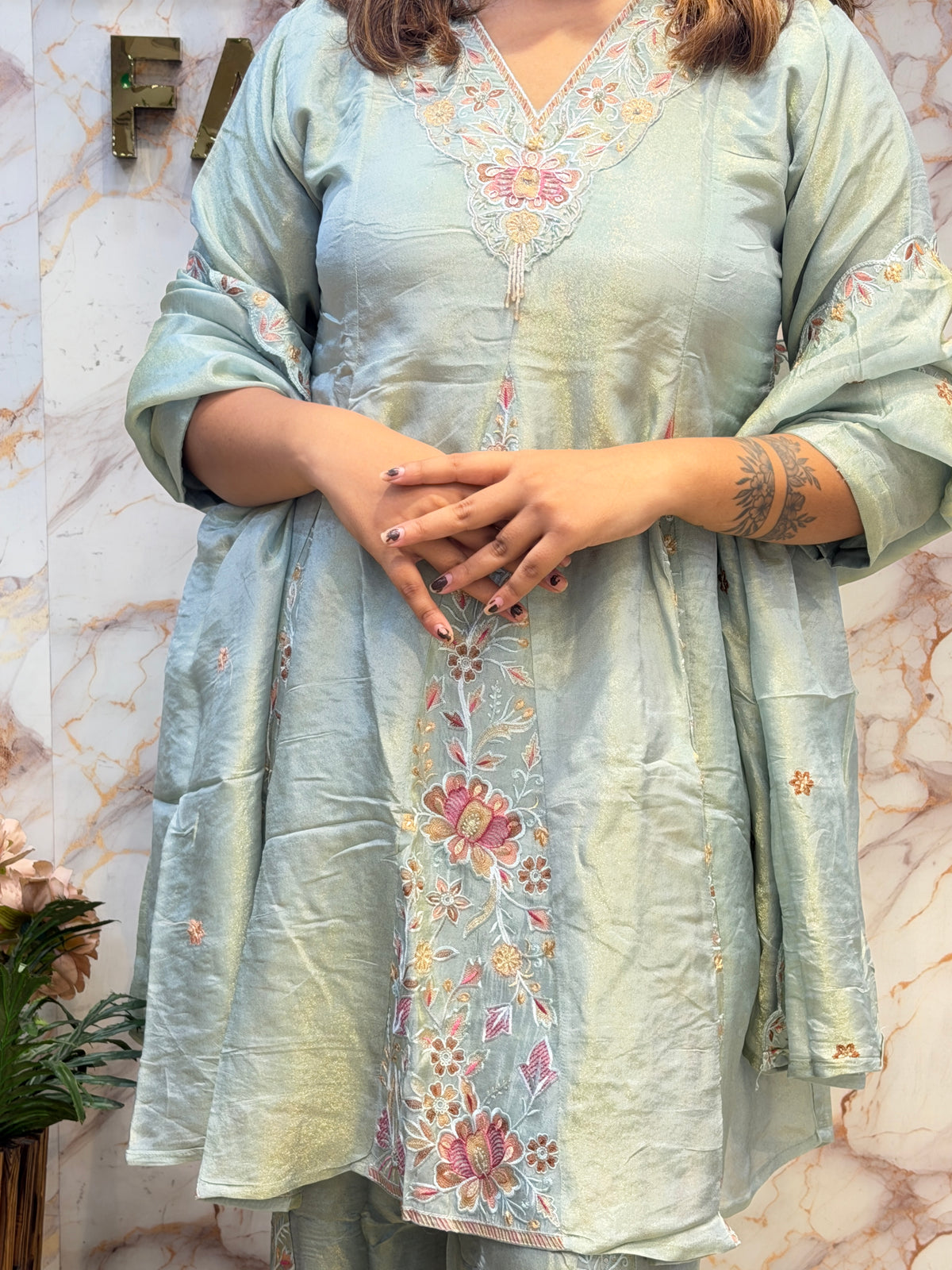 Shimmer Tissue Embroidered Set