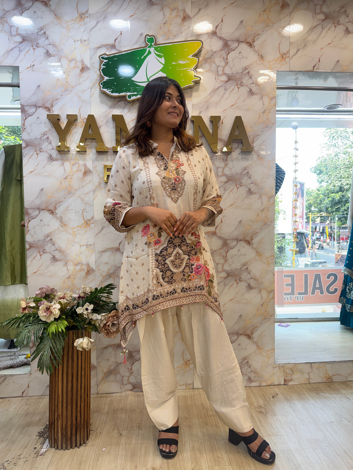 Elegant Farsi Salwar Suit with Printed Dupatta