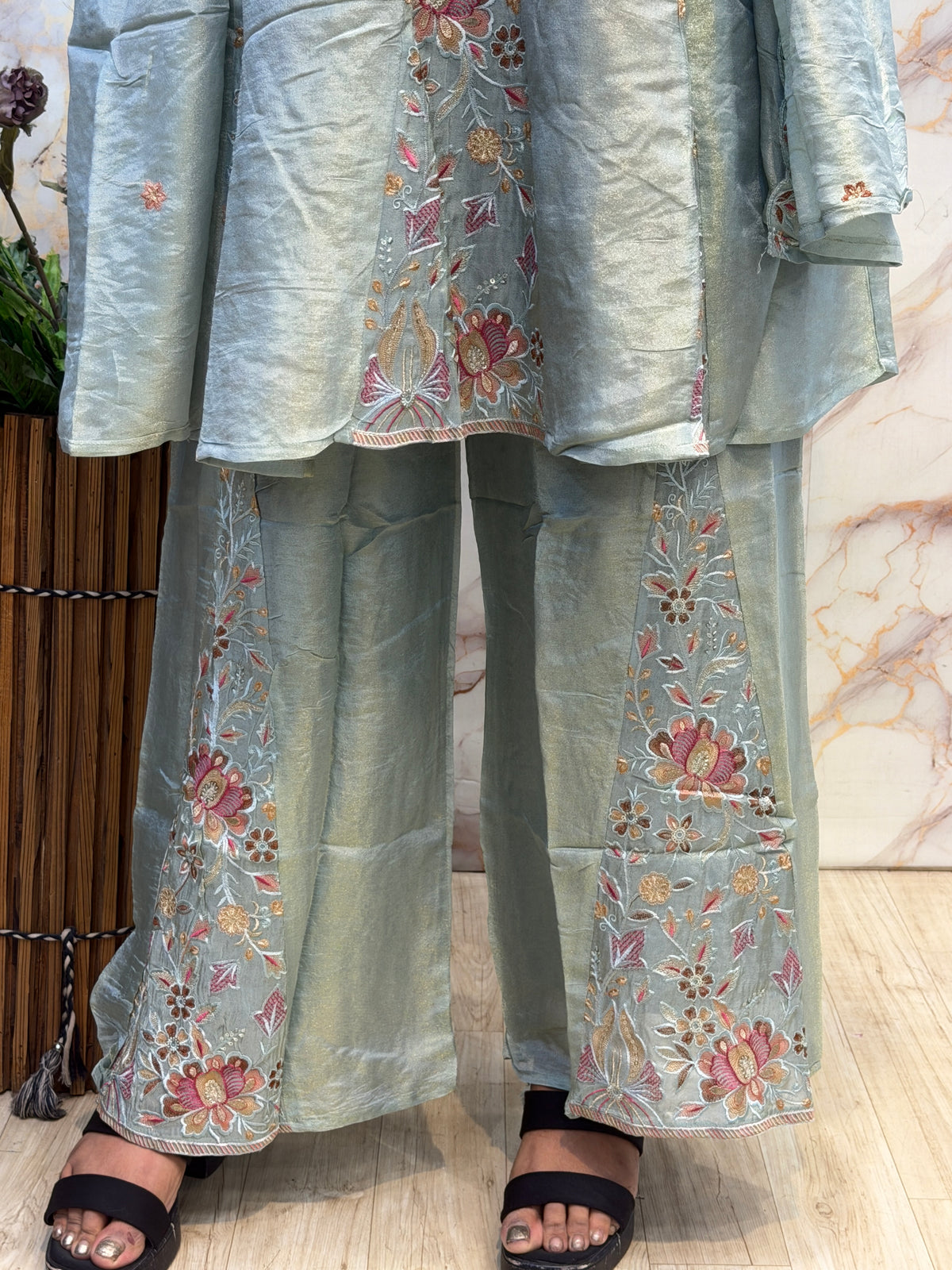 Shimmer Tissue Embroidered Set