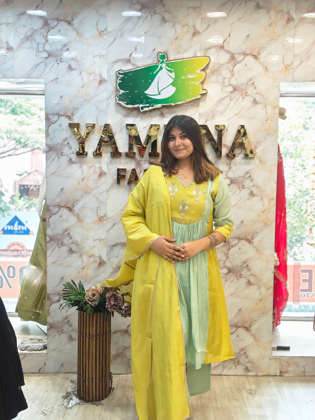 ELEGENT KURTI PANT DUPATTA