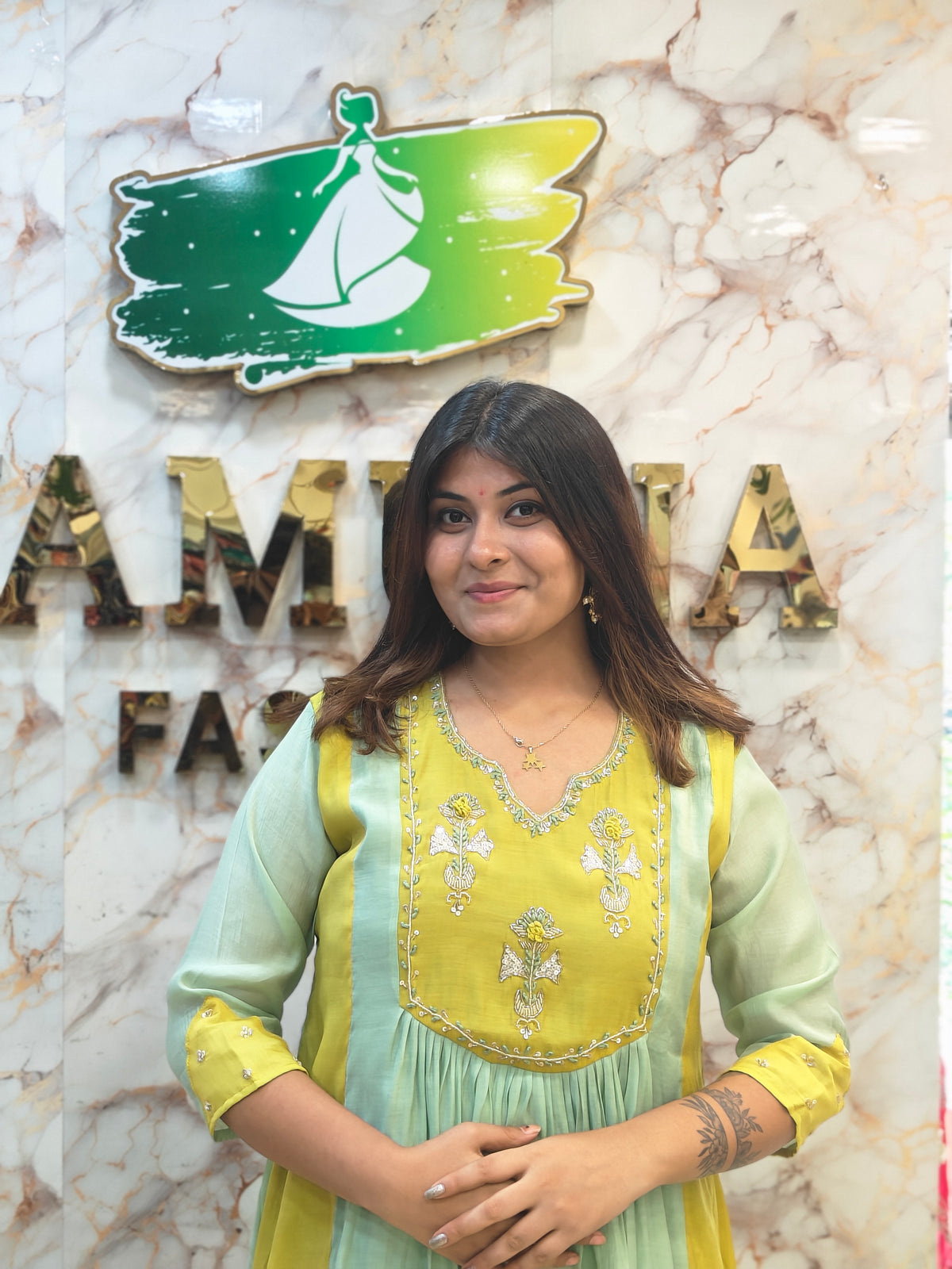 ELEGENT KURTI PANT DUPATTA