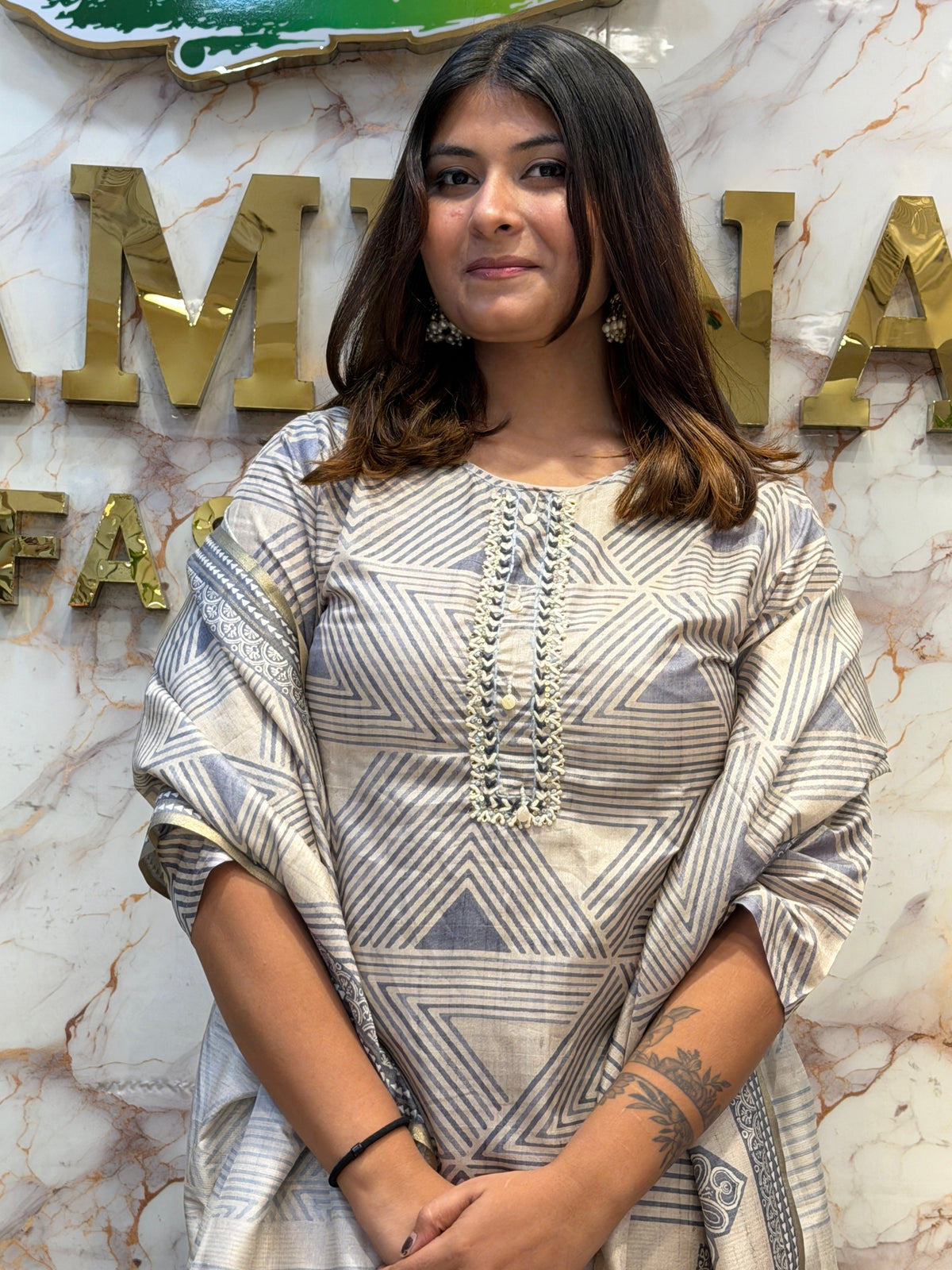 Luxe Tussel Silk Statement