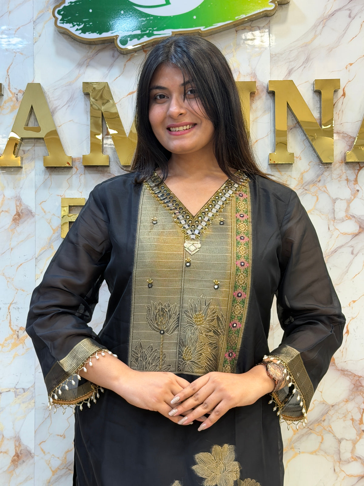 🖤🌸 Elegant Black Floral Kurti Pant Dupatta Set ✨