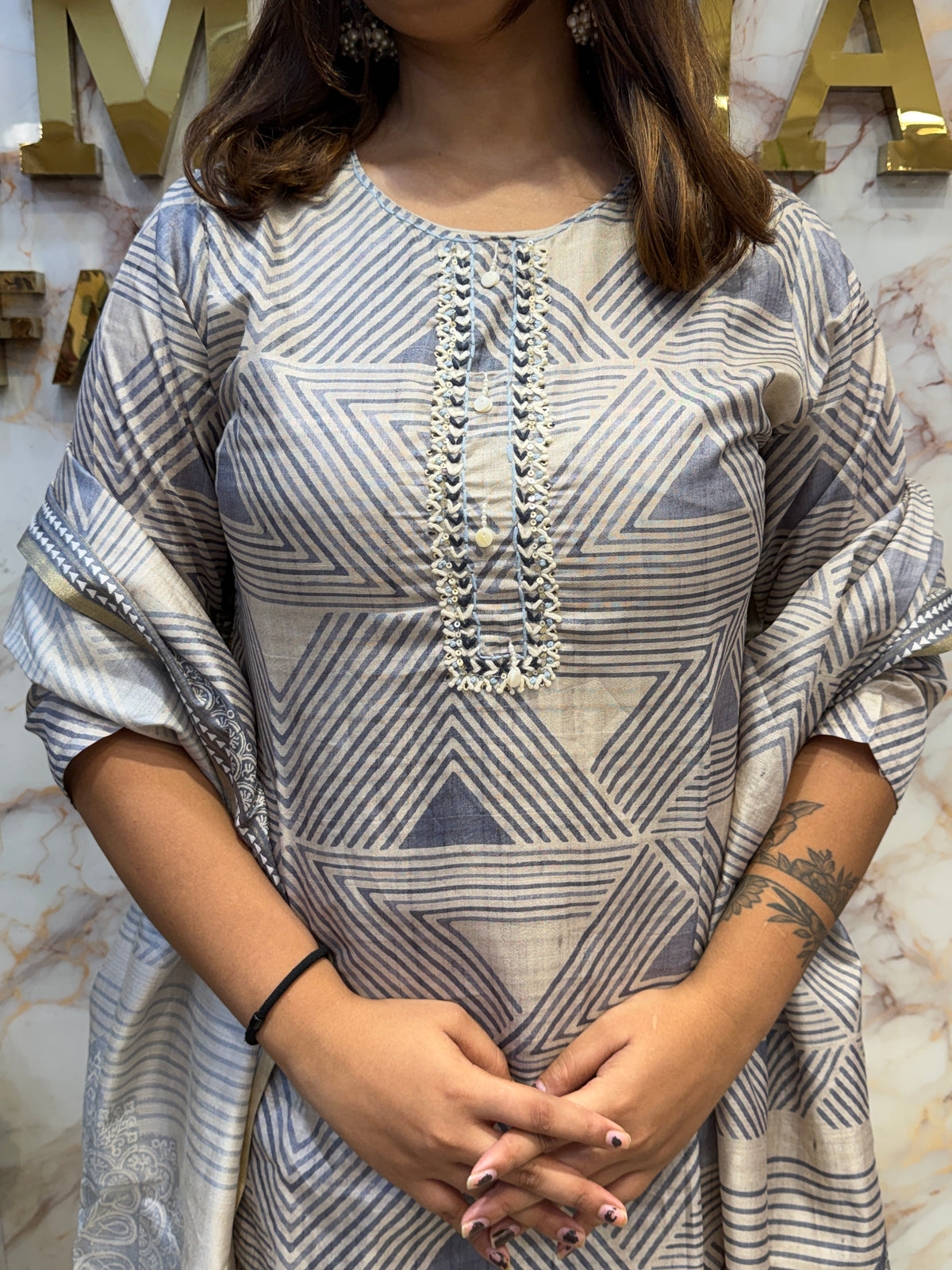 Luxe Tussel Silk Statement