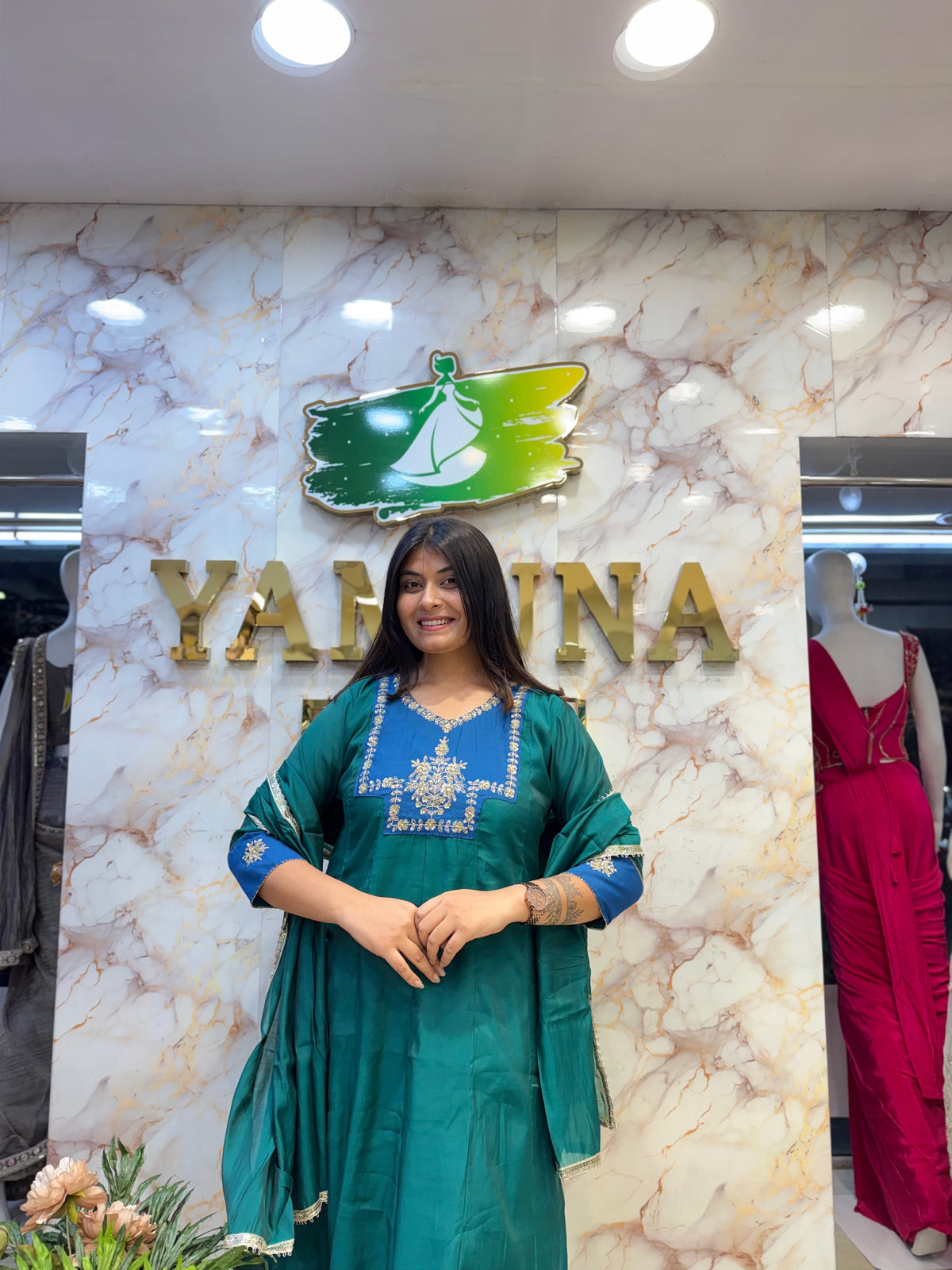 💚 Teal Embroidered Kurti Pant Dupatta Set ✨
