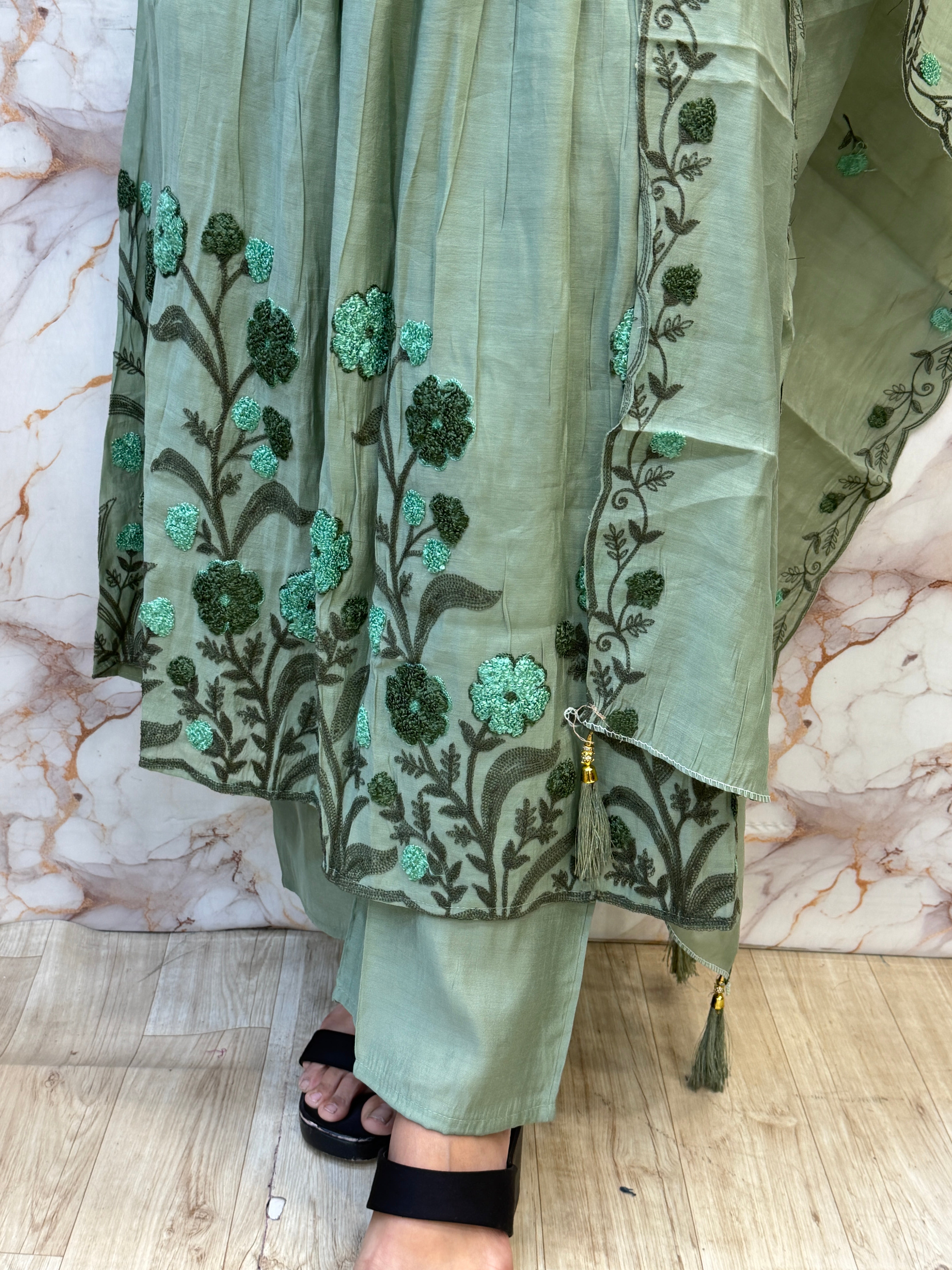 Premium Mul Chanderi Kurti, Pant & Dupatta Set with Thread Embroidery